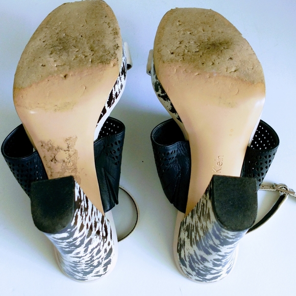 CALVIN KLEIN BREANNIE (SOFT WHITE/BLACK LEATHER) SANDALS - Picture 13 of 16